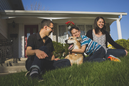 Montreal family photographer captures the family dog
