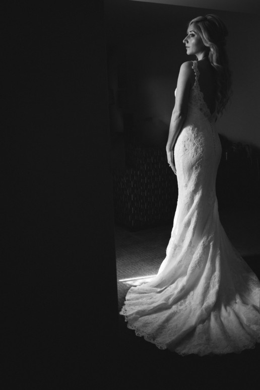 Portrait of the bride by Montreal wedding photographer Studio Baron Photo